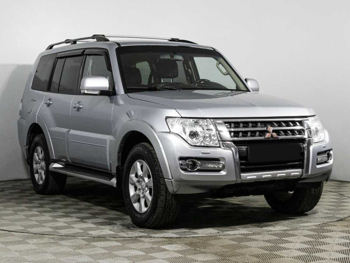 Mitsubishi Pajero б/у, 2015, Автоматическая. Фото: #2