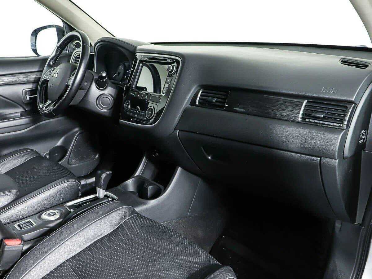 Mitsubishi Outlander б/у, 2016, Вариатор. Фото: #7