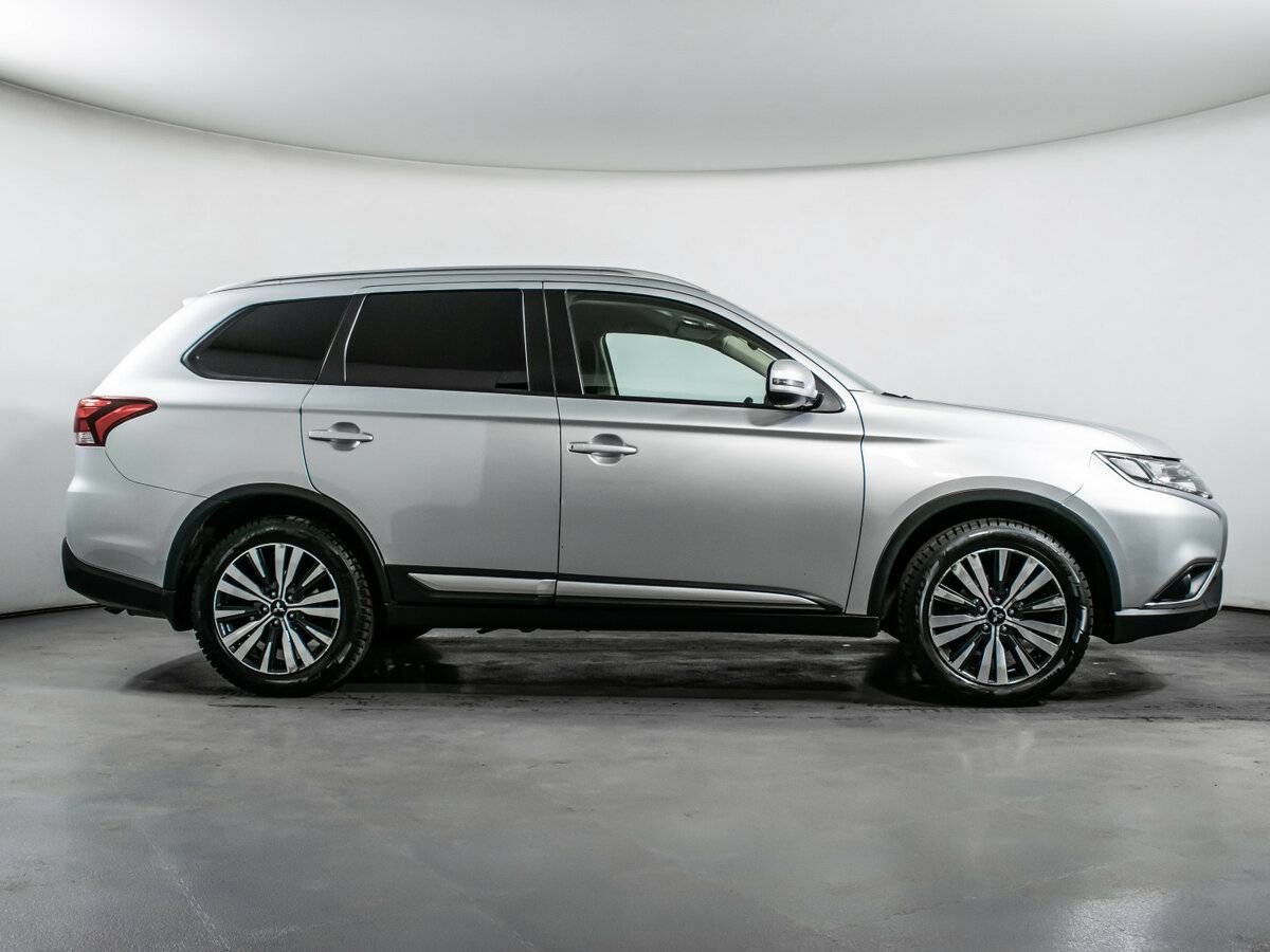 Mitsubishi Outlander б/у, 2018, Вариатор. Фото: #3