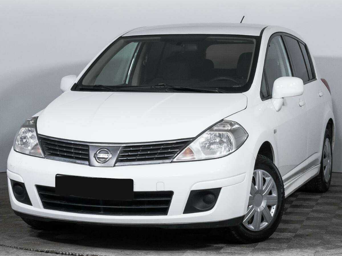 Nissan Tiida б/у, 2013, Механическая. Фото: #0