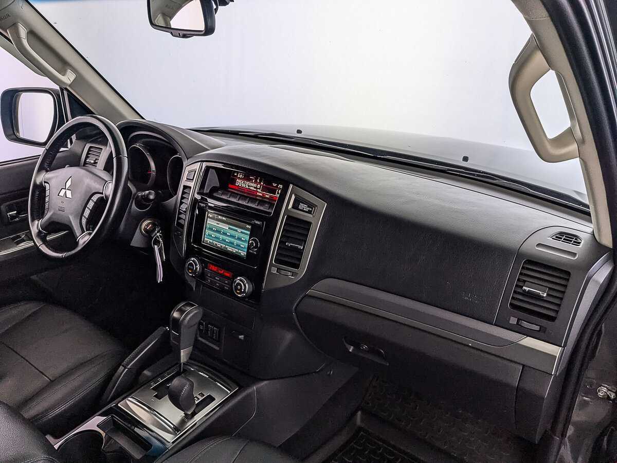 Mitsubishi Pajero б/у, 2018, Автоматическая. Фото: #12