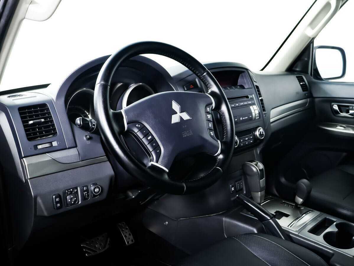 Mitsubishi Pajero б/у, 2013, Автоматическая. Фото: #12