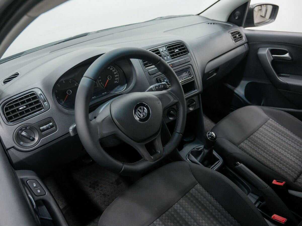 Volkswagen Polo б/у, 2020, Механическая. Фото: #12