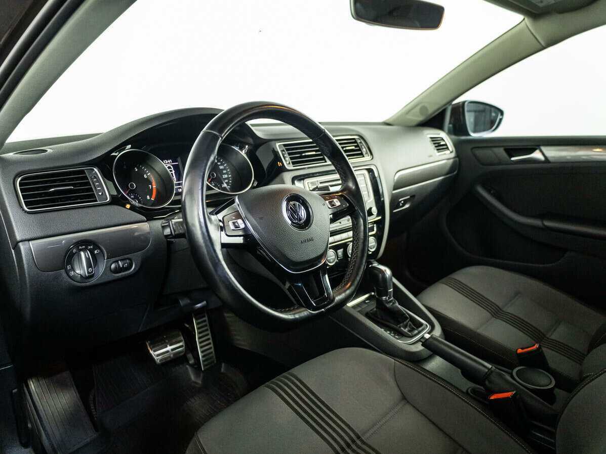Volkswagen Jetta б/у, 2016, Автоматическая. Фото: #9