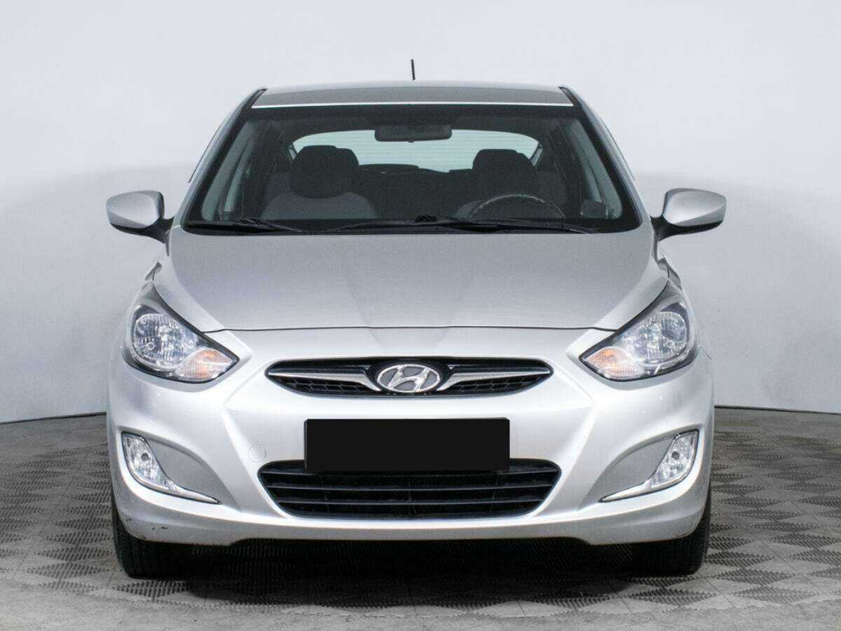 Hyundai Solaris б/у, 2012, Механическая. Фото: #1