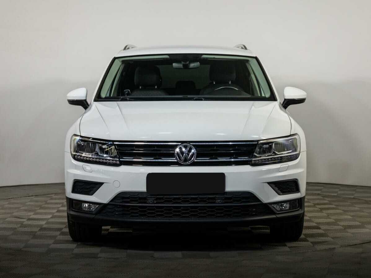 Volkswagen Tiguan б/у, 2018, Роботизированная. Посмотреть фото