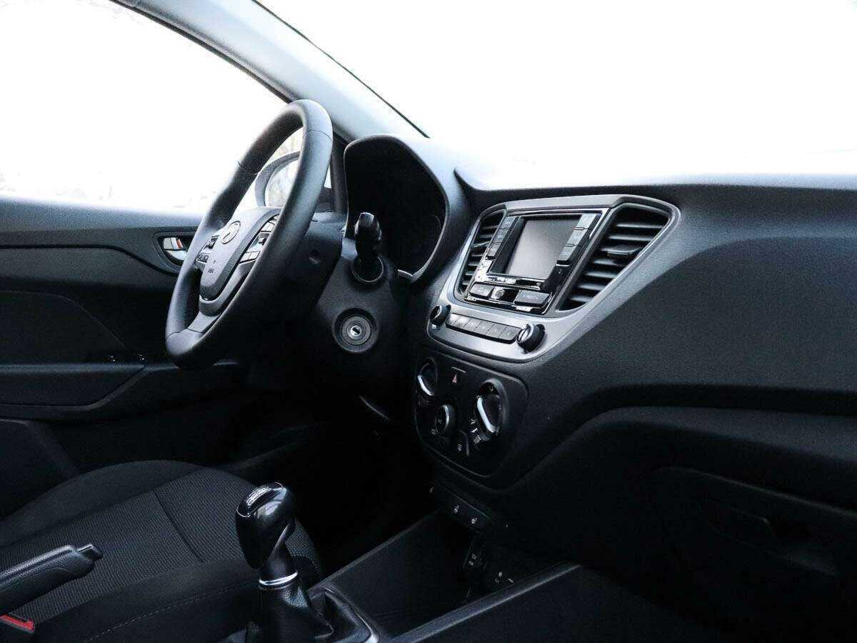 Hyundai Solaris б/у, 2018, Механическая. Фото: #6
