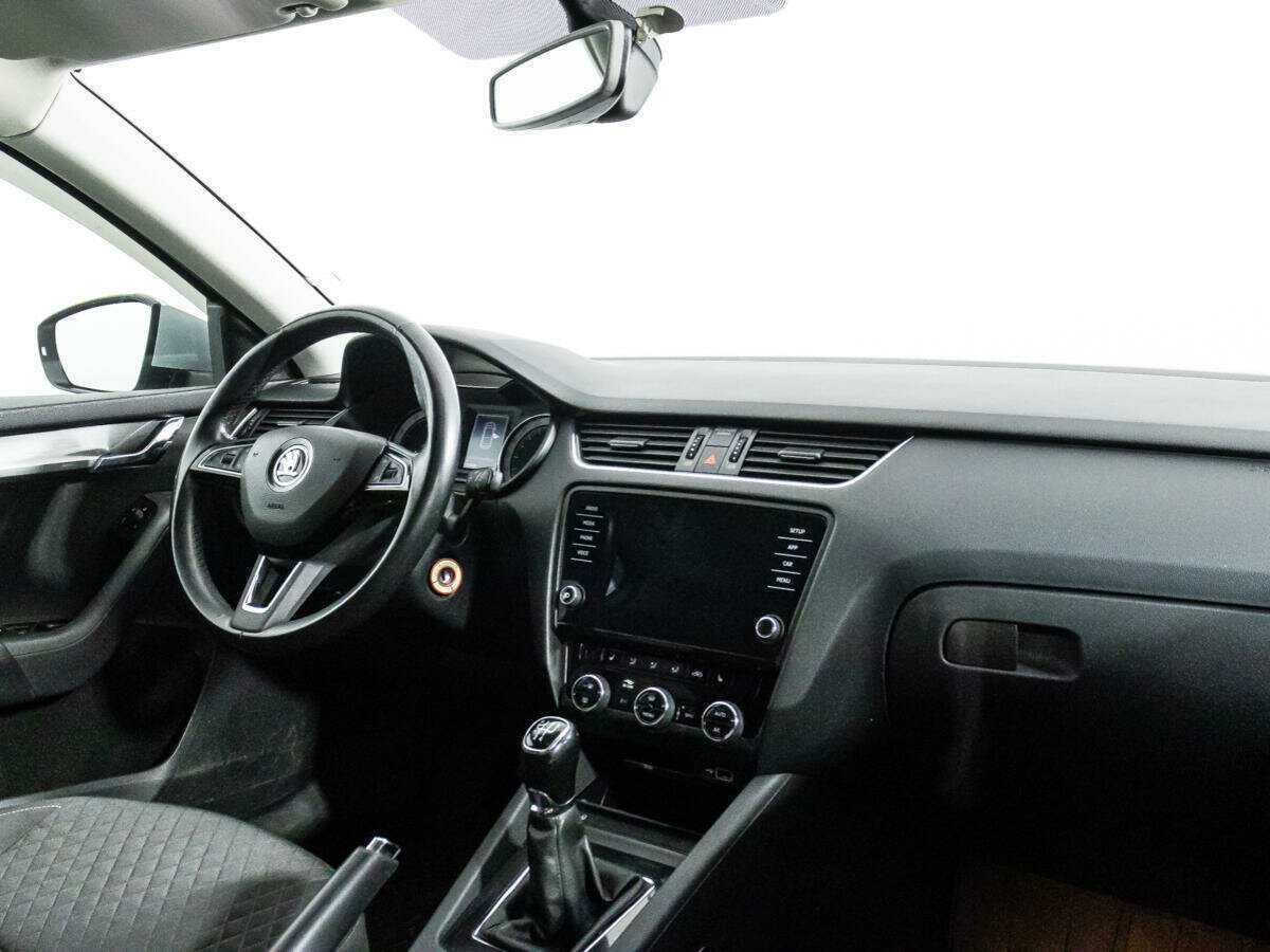 Skoda Octavia б/у, 2018, Механическая. Фото: #8