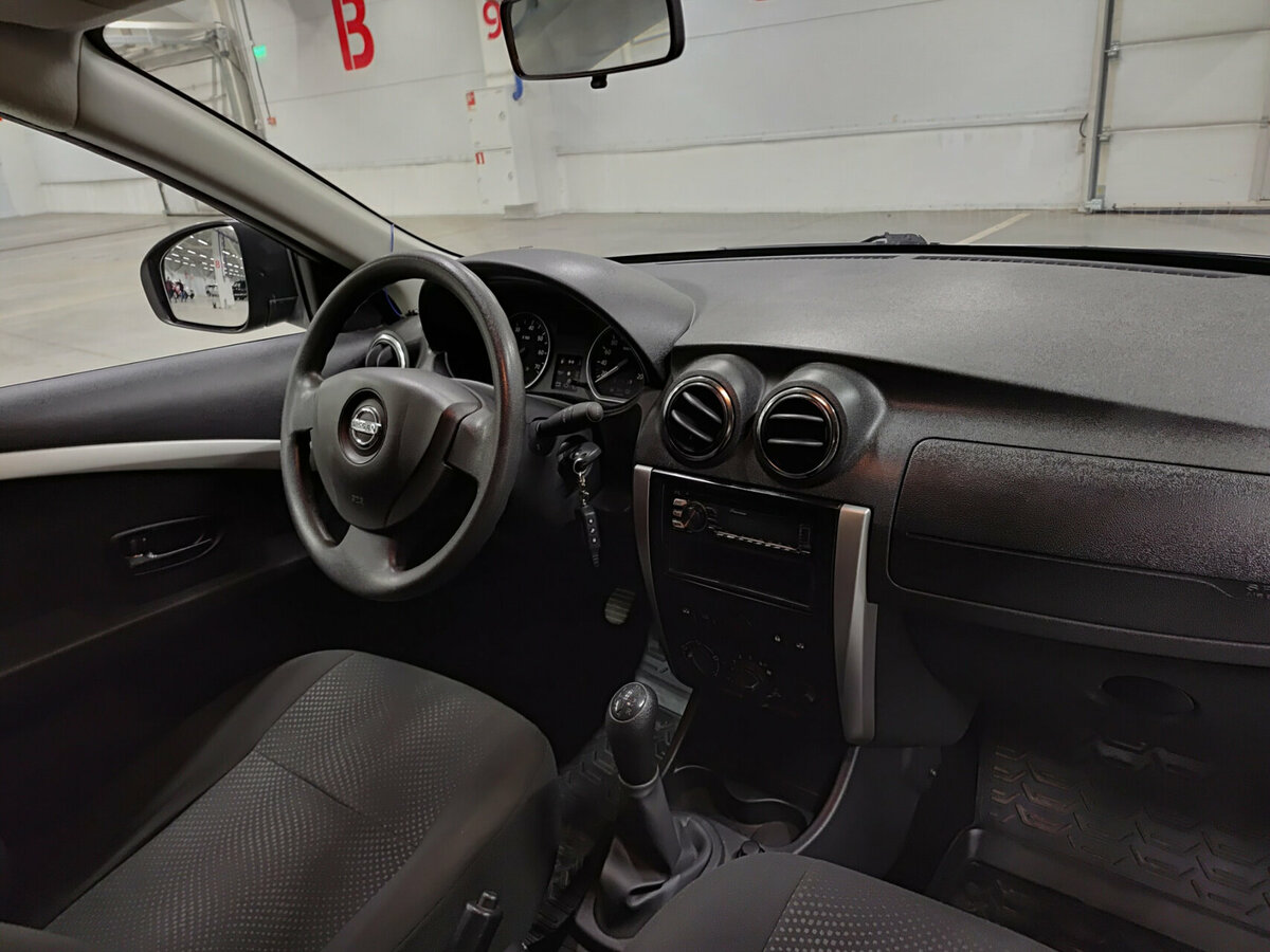 Nissan Almera б/у, 2015, Механическая. Фото: #9
