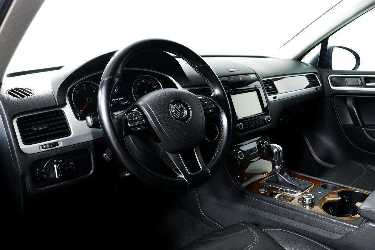 Volkswagen Touareg б/у, 2012, Автоматическая. Фото: #11