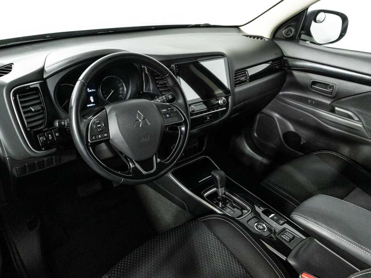Mitsubishi Outlander б/у, 2021, Вариатор. Фото: #9