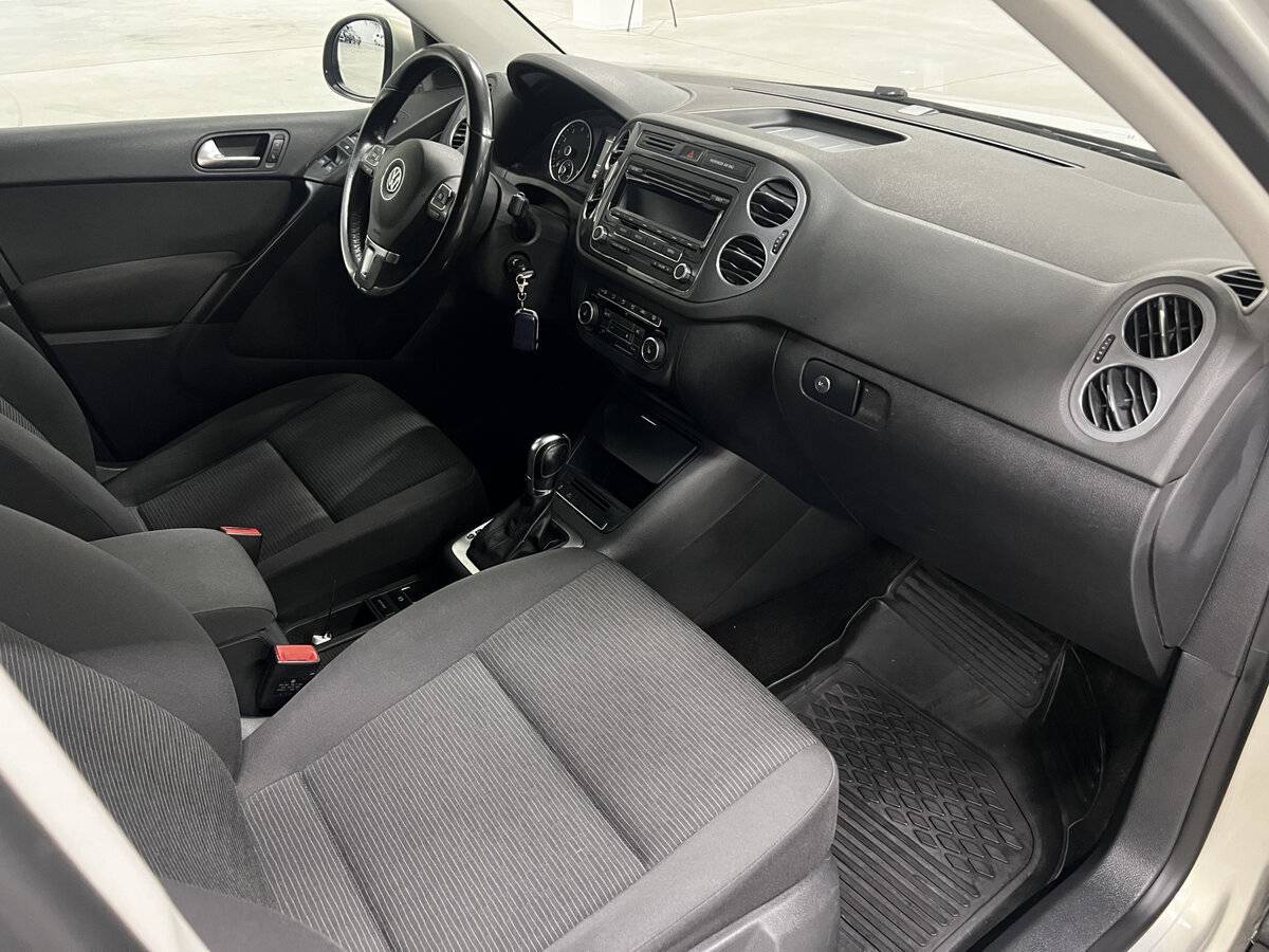 Volkswagen Tiguan б/у, 2012, Автоматическая. Фото: #10
