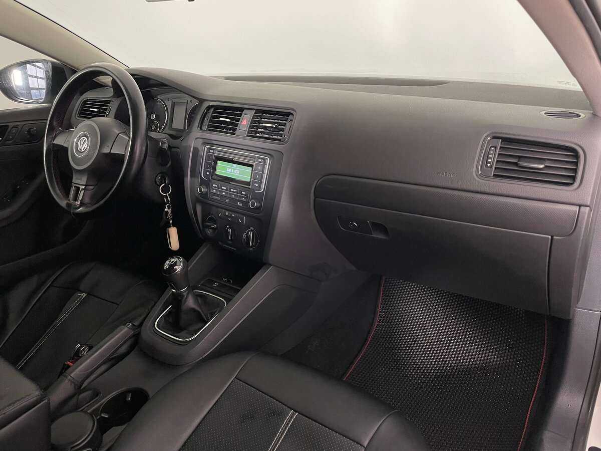 Volkswagen Jetta б/у, 2014, Механическая. Фото: #7