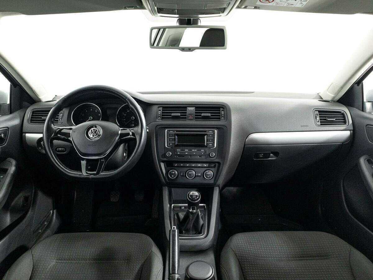 Volkswagen Jetta б/у, 2015, Механическая. Фото: #12