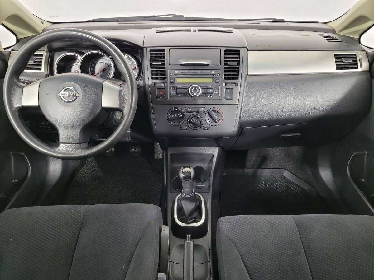 Nissan Tiida б/у, 2013, Механическая. Фото: #6