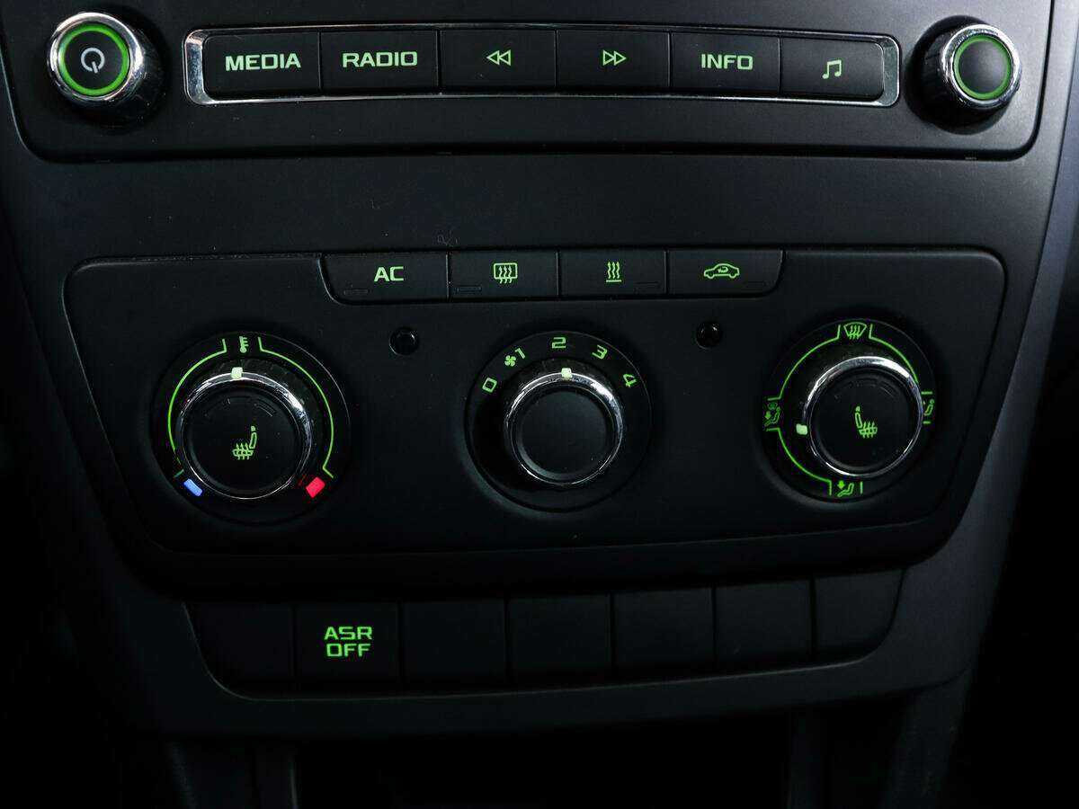 Skoda Yeti б/у, 2012, Механическая. Фото: #13