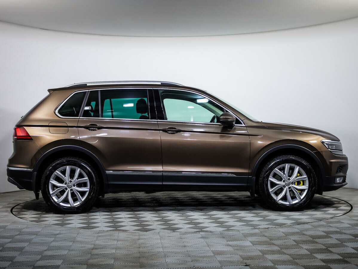 Volkswagen Tiguan б/у, 2018, Роботизированная. Фото: #2