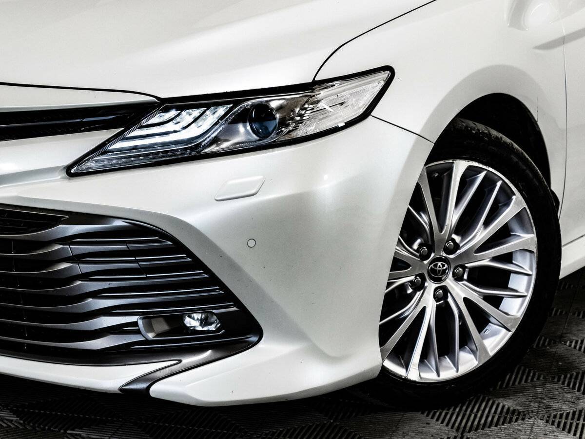 Toyota Camry б/у, 2018, Автоматическая. Фото: #2