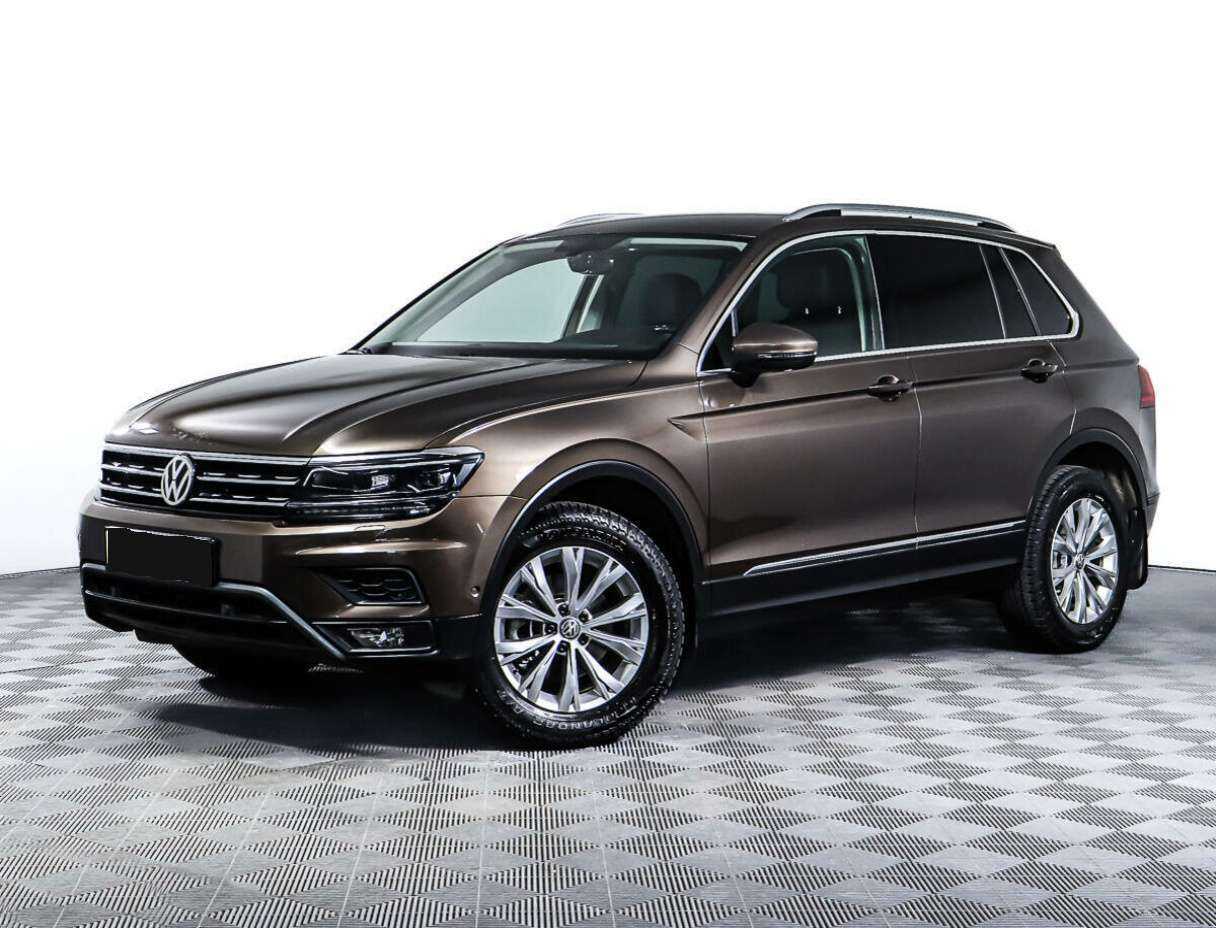 Volkswagen Tiguan б/у, 2018, Роботизированная. Посмотреть фото