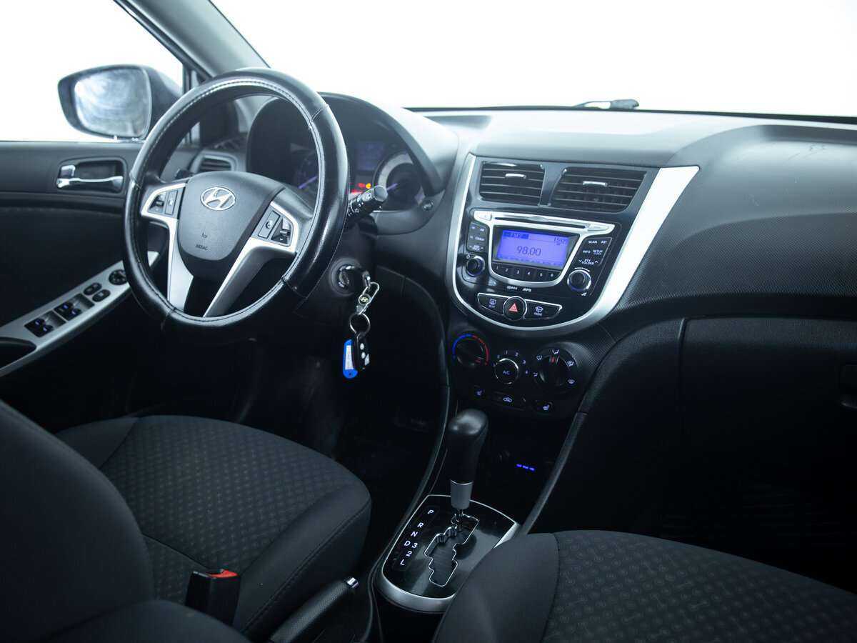 Hyundai Solaris б/у, 2013, Автоматическая. Фото: #10