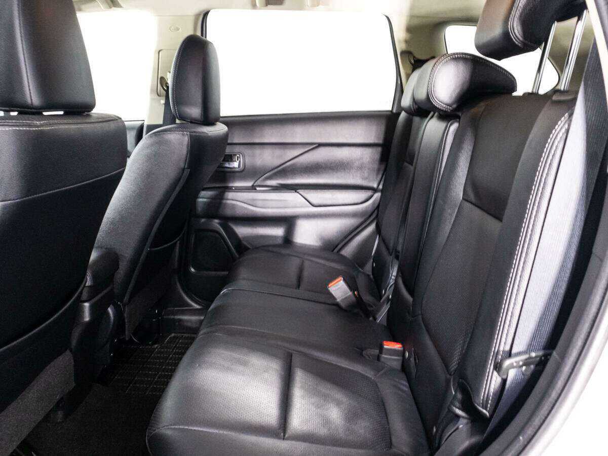 Mitsubishi Outlander б/у, 2017, Вариатор. Фото: #9