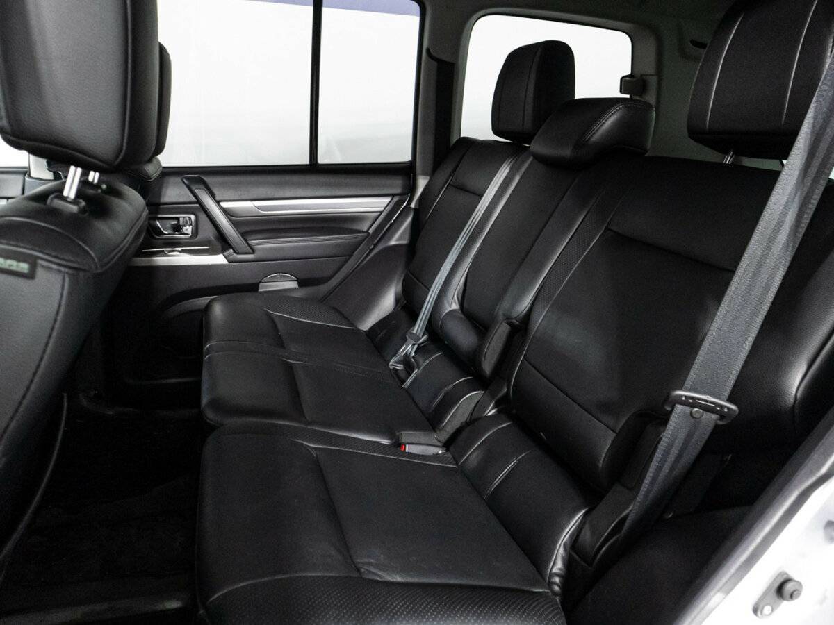 Mitsubishi Pajero б/у, 2012, Автоматическая. Фото: #7