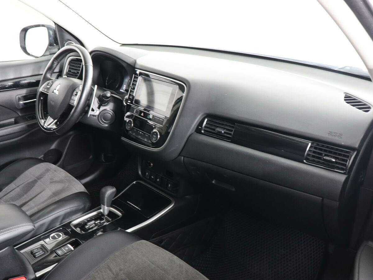 Mitsubishi Outlander б/у, 2020, Вариатор. Фото: #8
