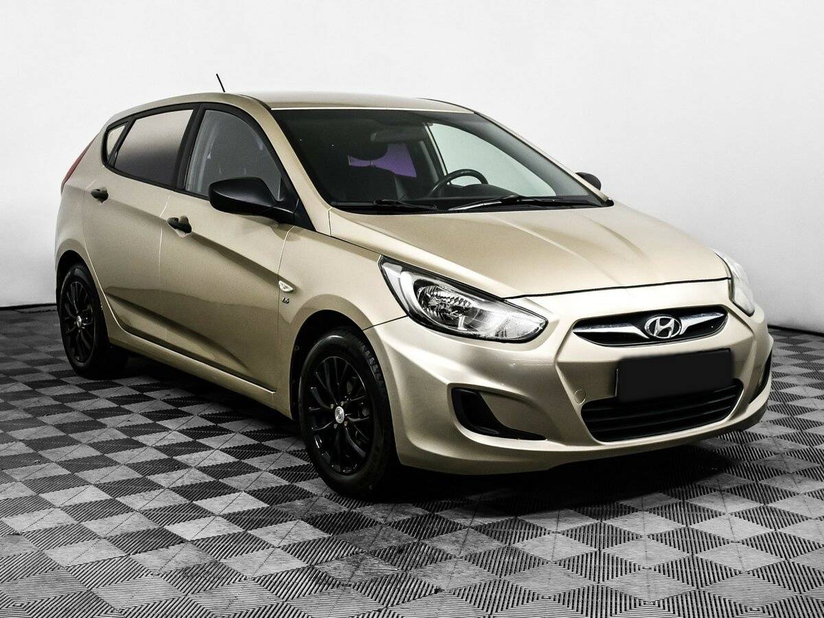 Hyundai Solaris б/у, 2012, Автоматическая. Фото: #2