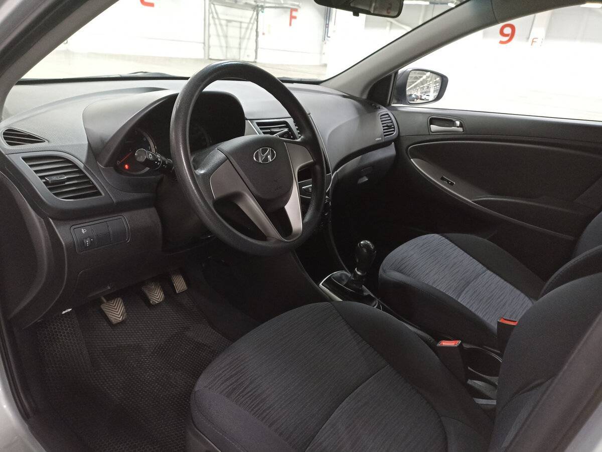 Hyundai Solaris б/у, 2016, Механическая. Фото: #15