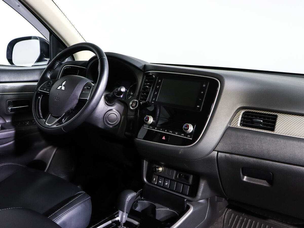 Mitsubishi Outlander б/у, 2020, Вариатор. Фото: #8