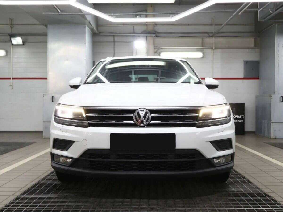 Volkswagen Tiguan б/у, 2018, Роботизированная. Фото: #2