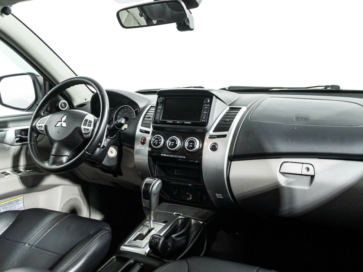Mitsubishi Pajero Sport б/у, 2013, Автоматическая. Фото: #6