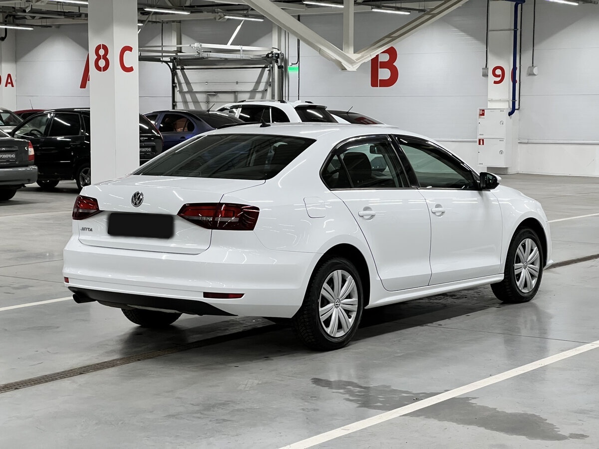 Volkswagen Jetta б/у, 2016, Автоматическая. Фото: #4