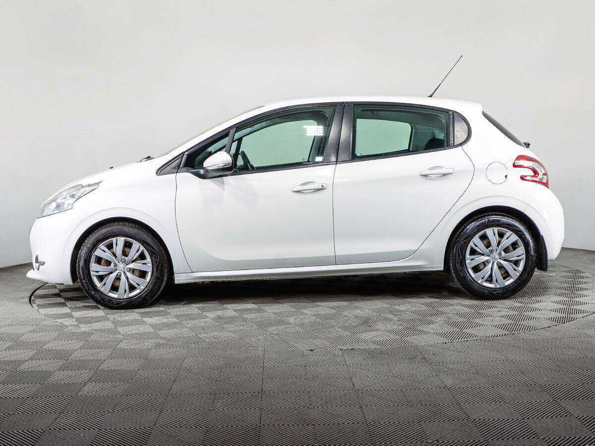 Peugeot 208 б/у, 2013, Автоматическая. Фото: #7