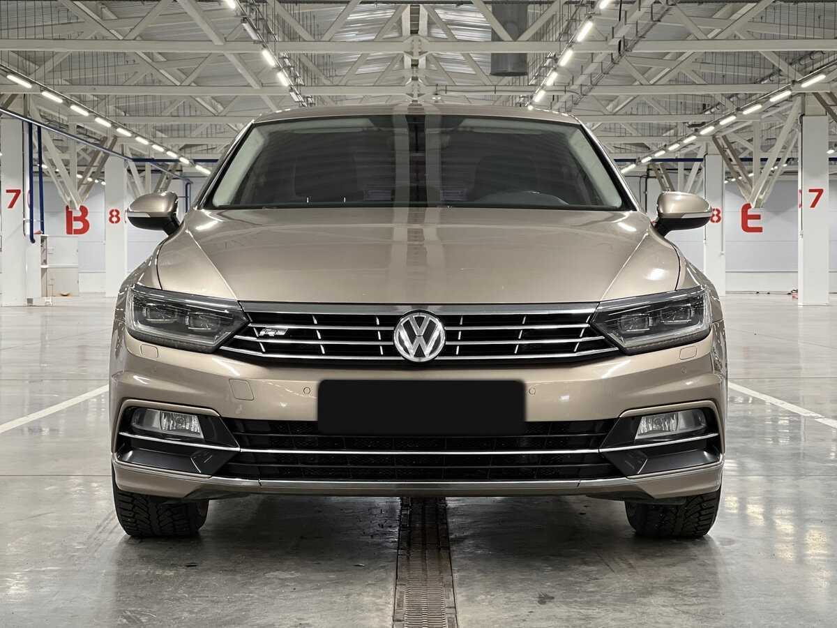 Volkswagen Passat б/у, 2016, Роботизированная. Фото: #1