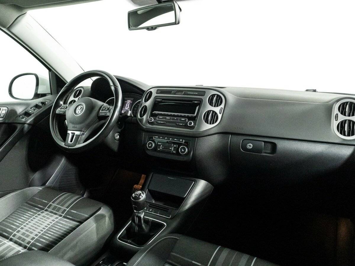 Volkswagen Tiguan б/у, 2015, Механическая. Фото: #8
