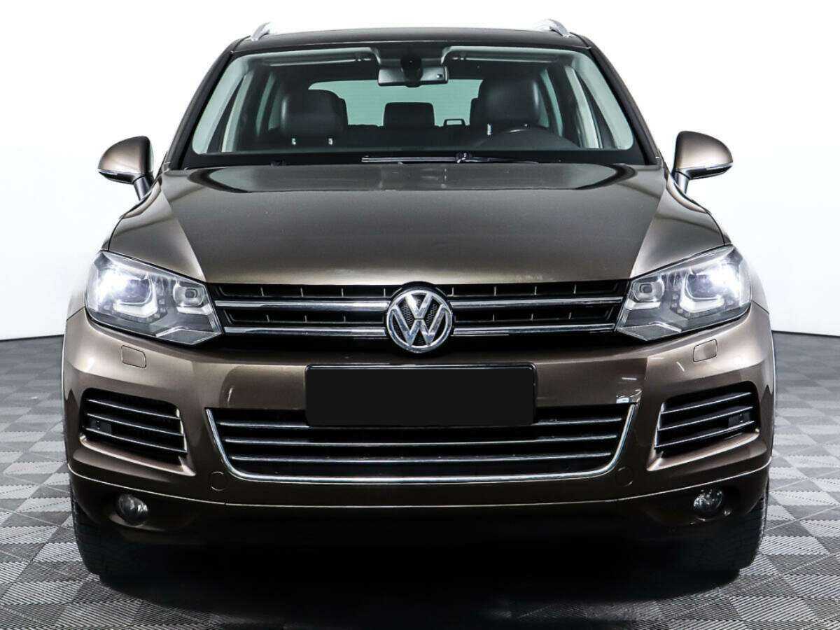 Volkswagen Touareg б/у, 2013, Автоматическая. Фото: #1