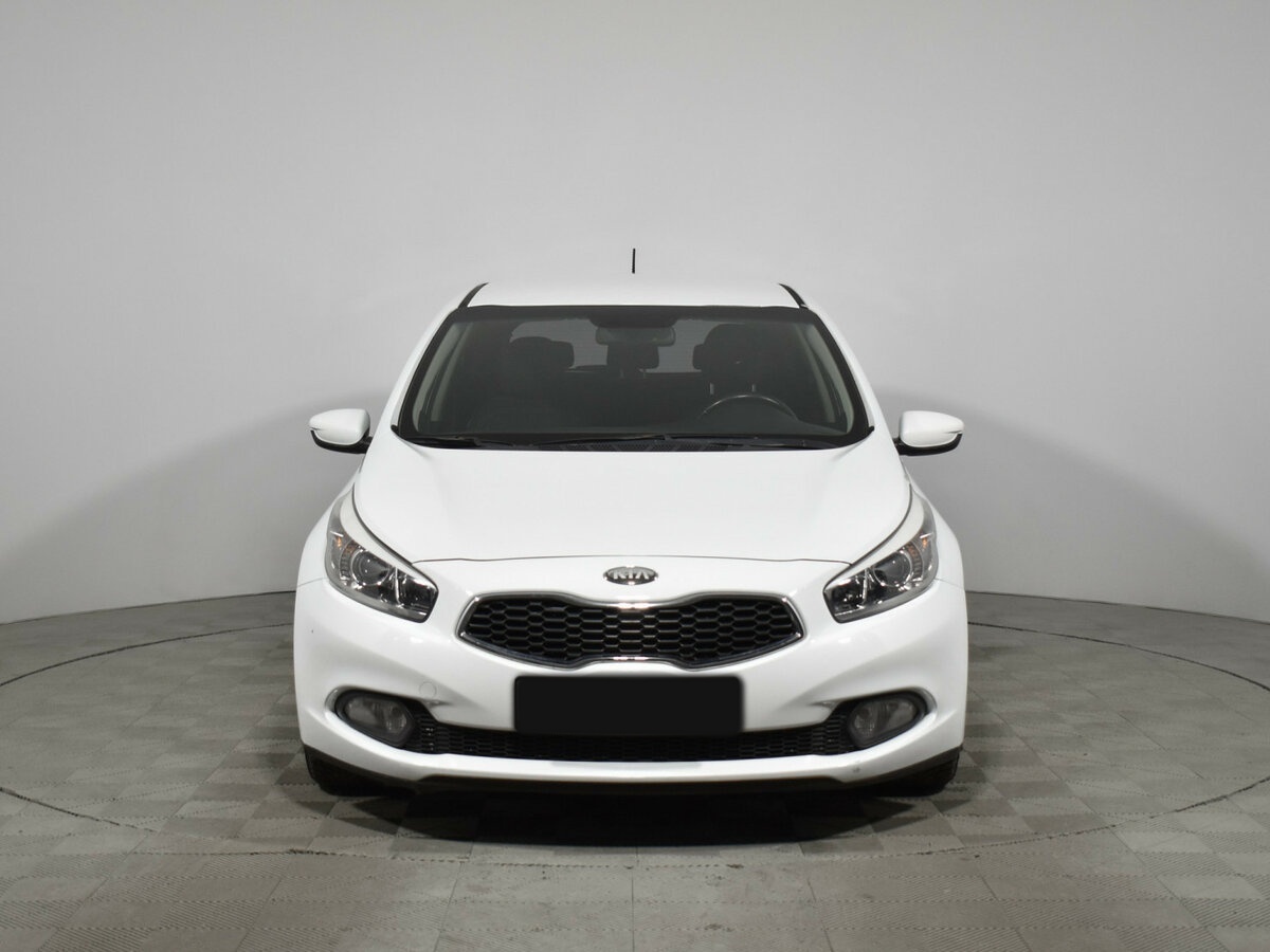 Kia Ceed б/у, 2013, Автоматическая. Фото: #1