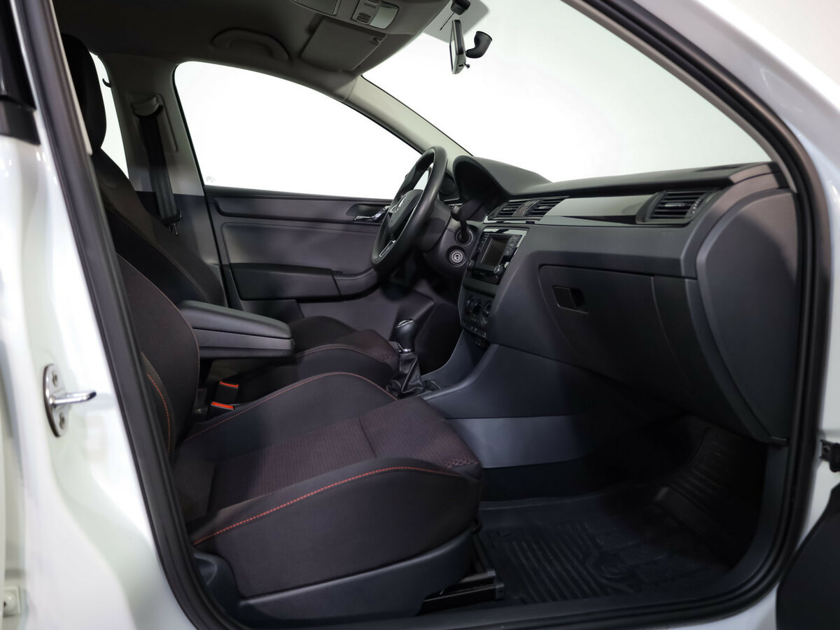 Skoda Rapid б/у, 2015, Механическая. Фото: #14