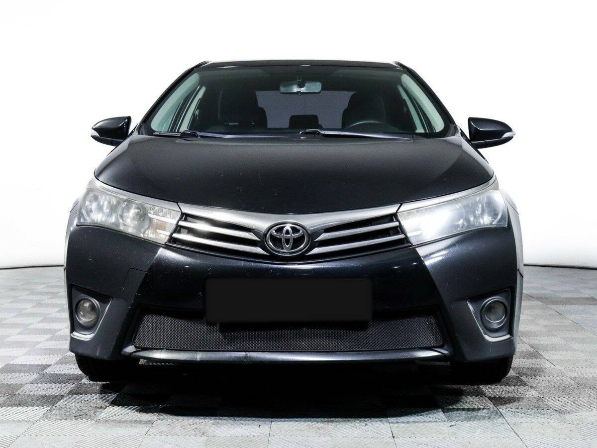 Toyota Corolla б/у, 2014, Механическая. Фото: #1