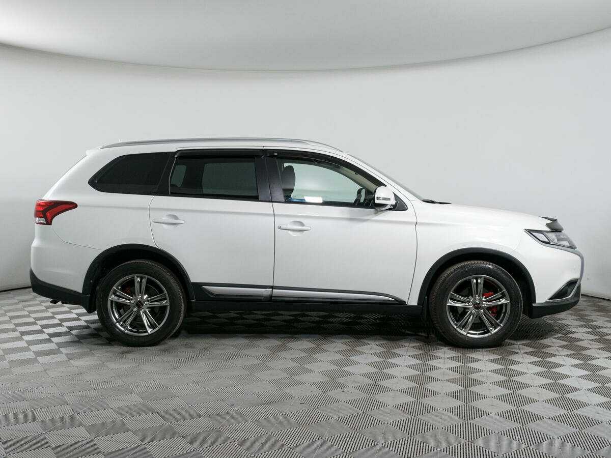 Mitsubishi Outlander б/у, 2019, Вариатор. Фото: #1