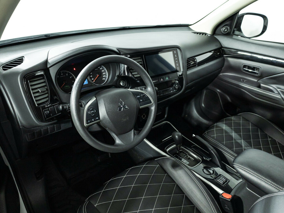 Mitsubishi Outlander б/у, 2022, Вариатор. Фото: #7
