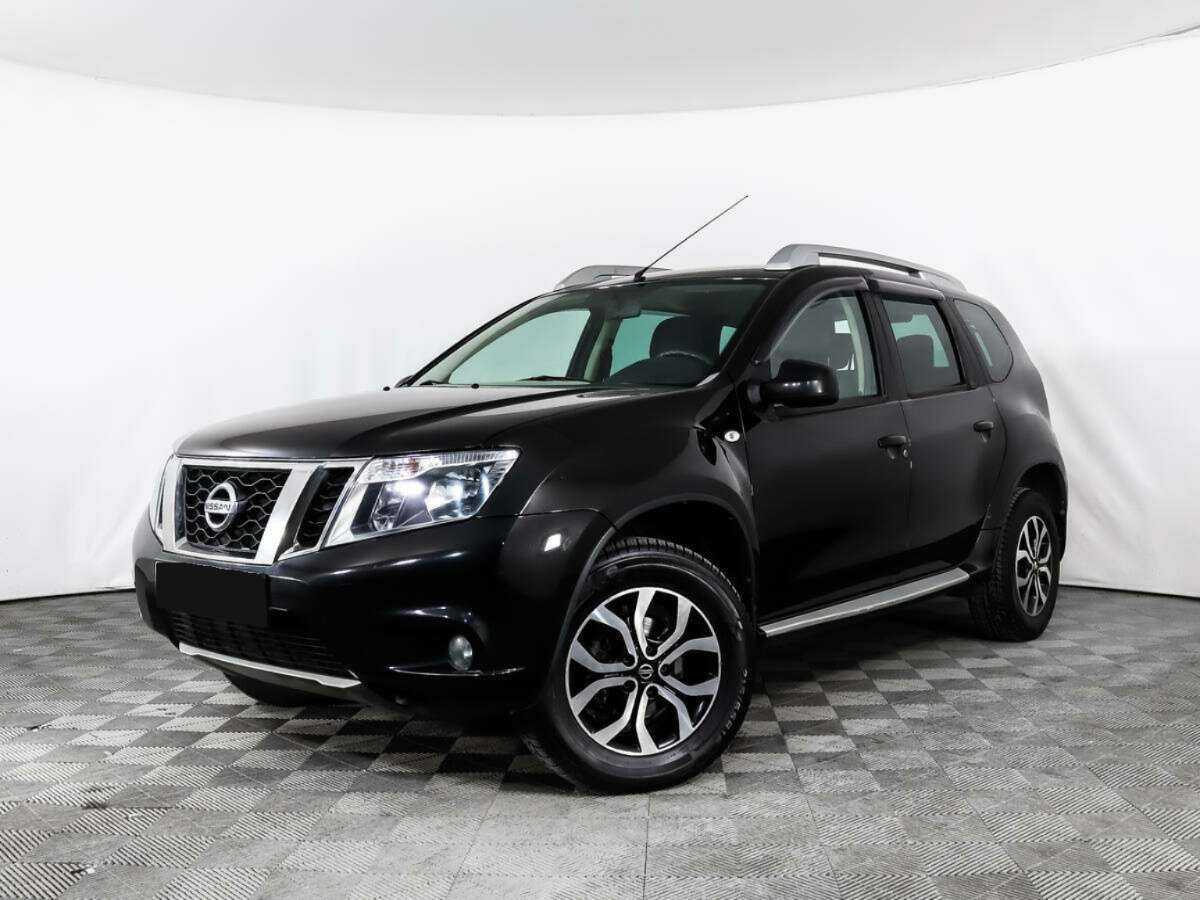 Nissan Terrano б/у, 2015, Механическая. Фото: #0