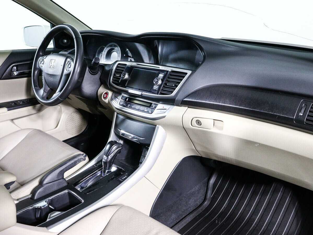 Honda Accord б/у, 2012, Автоматическая. Фото: #7