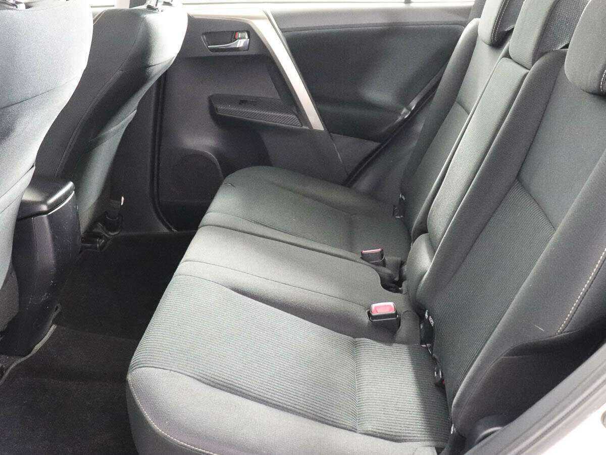 Toyota RAV4 б/у, 2015, Механическая. Фото: #7