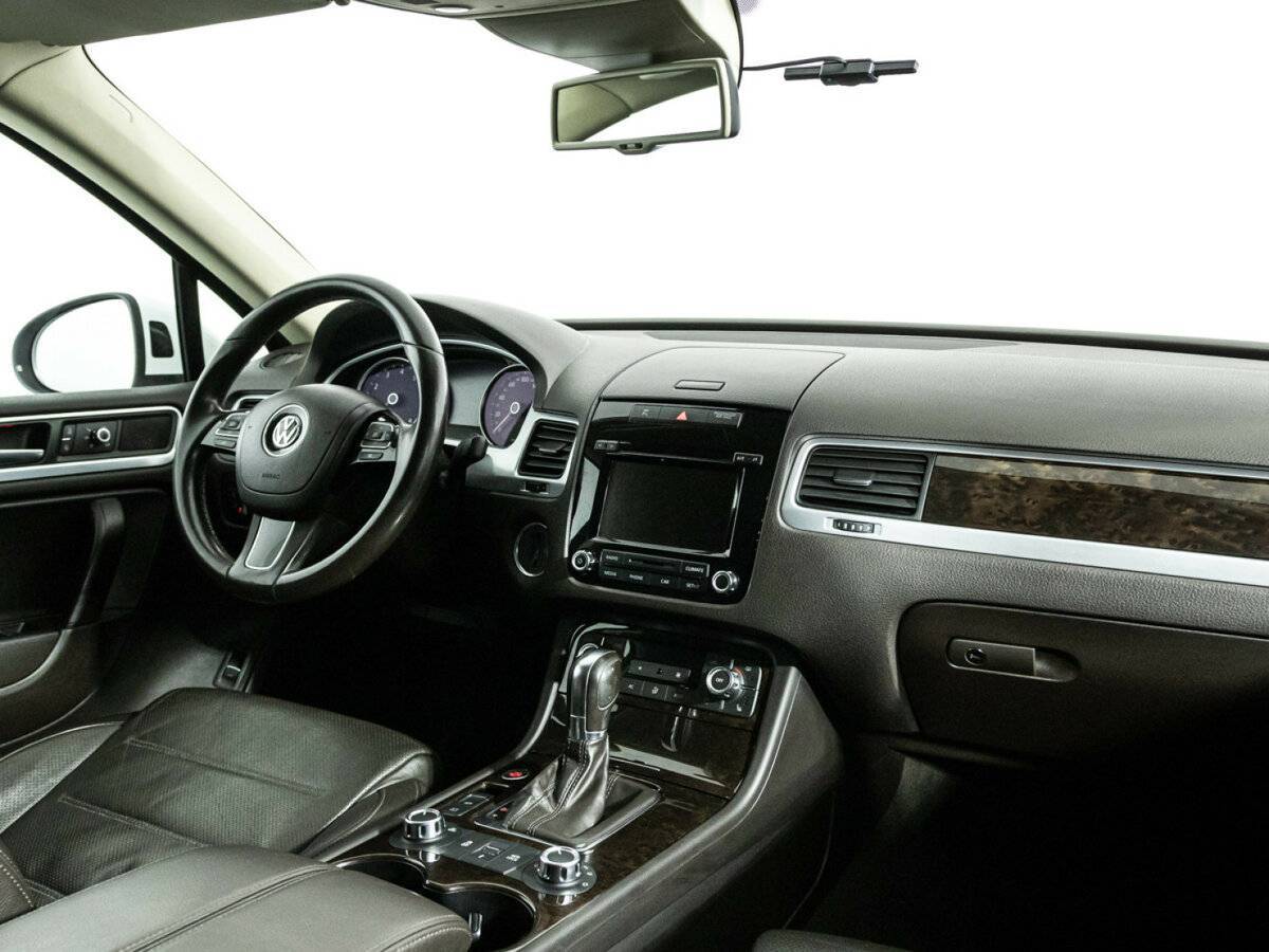 Volkswagen Touareg б/у, 2013, Автоматическая. Фото: #8