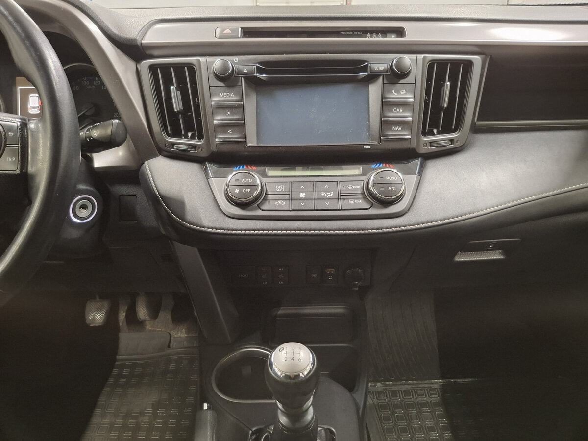 Toyota RAV4 б/у, 2015, Механическая. Фото: #13