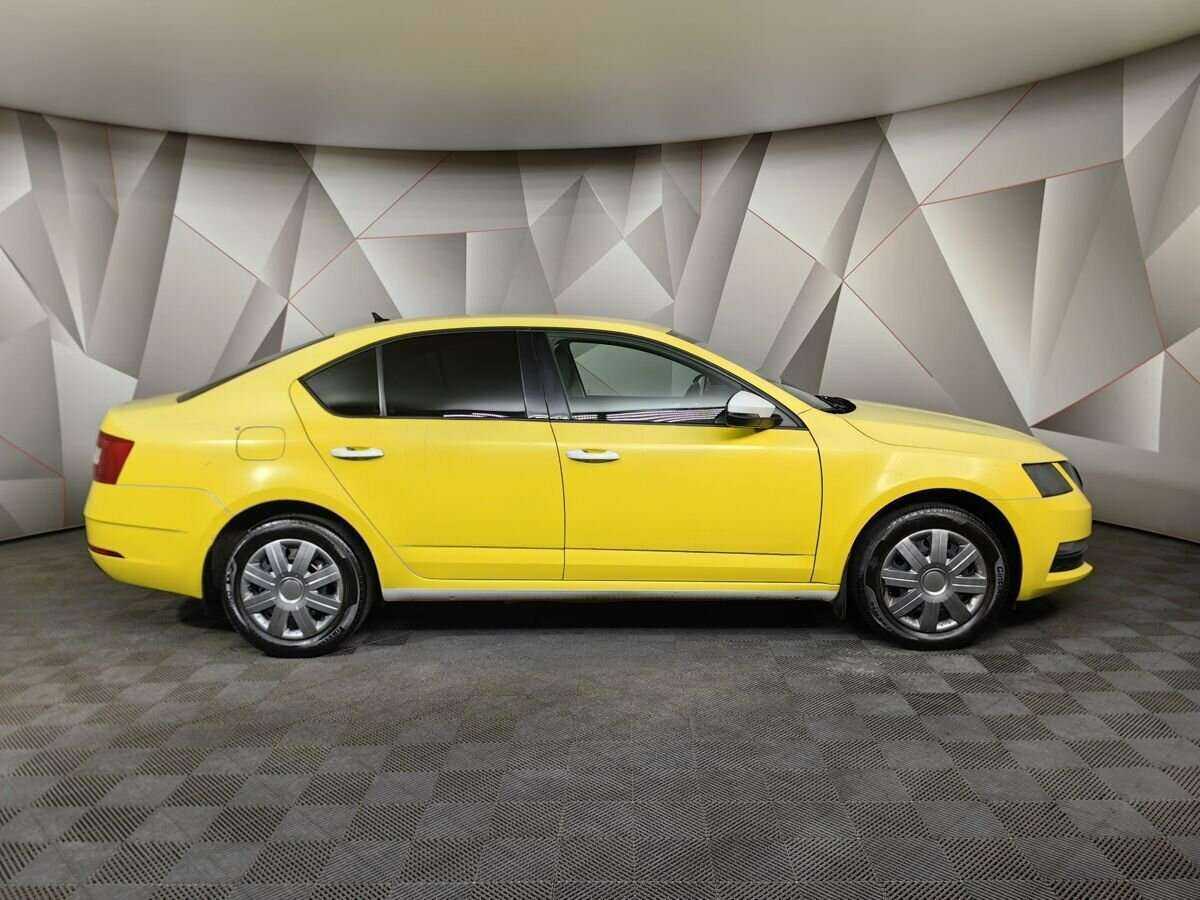 Skoda Octavia б/у, 2019, Механическая. Фото: #5