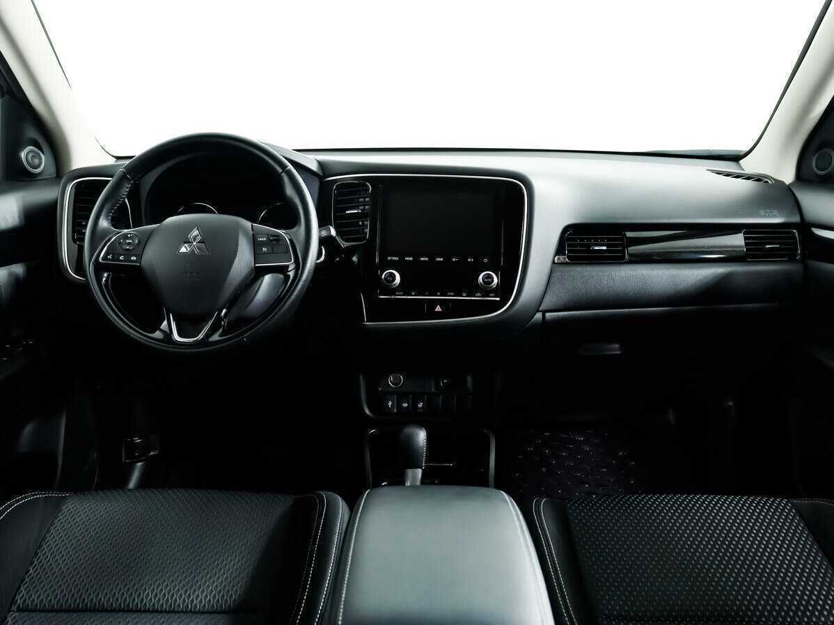 Mitsubishi Outlander б/у, 2020, Вариатор. Фото: #8