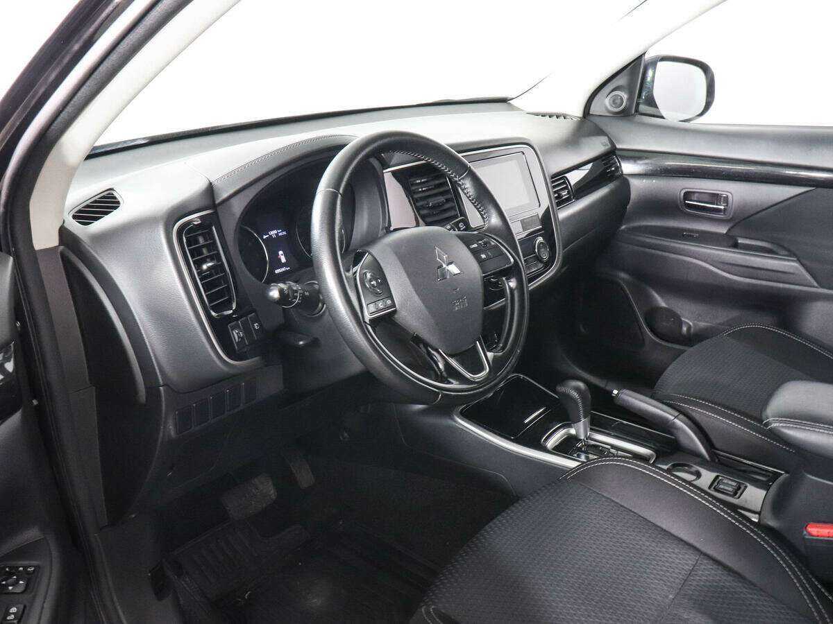Mitsubishi Outlander б/у, 2018, Вариатор. Фото: #8